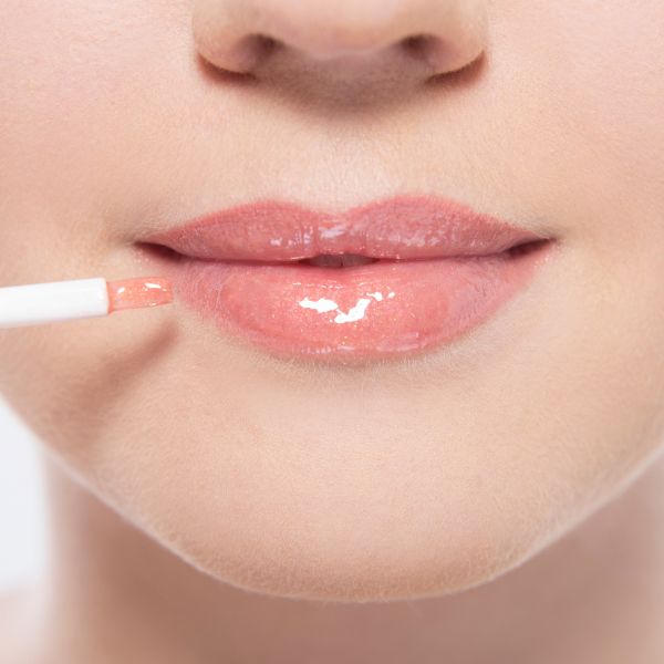 Ultra Shiny Gloss Red Fruits - Illuminate Your Lips with a Touch of Luxury 